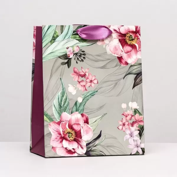 Пакет подарочный. Большие розовые цветы