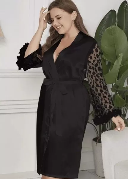 Халат с кружевными рукавами (цвет чёрный) 1002